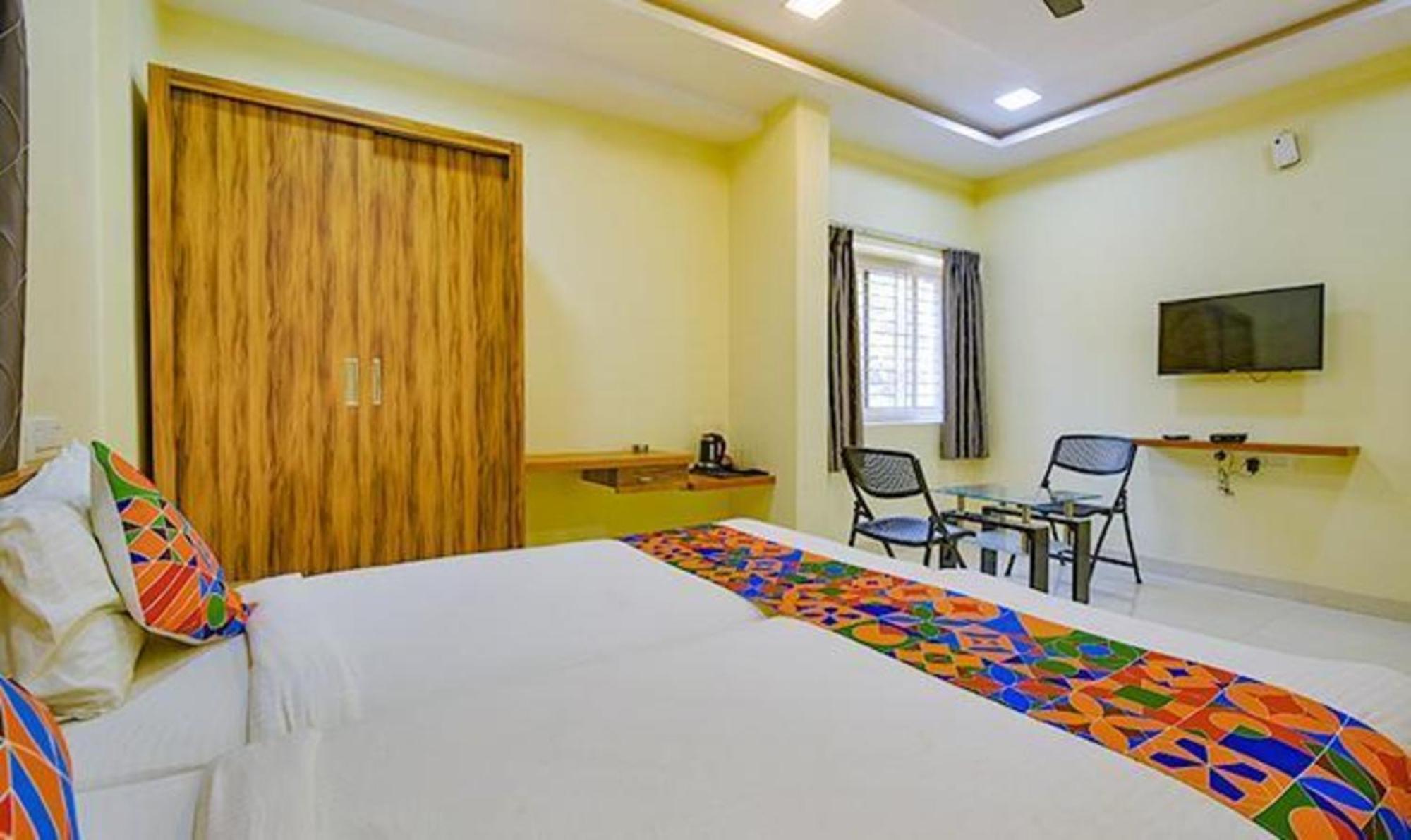 Fabexpress Purple Suites Inn Bangalore Buitenkant foto